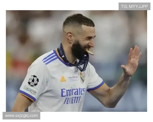 卡里姆本泽马传奇生涯从里昂新星到皇家马德里锋线领袖